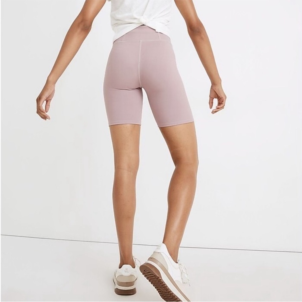 MWL Form High-Rise 7" Biker Shorts in Smoky Lilac Size Medium H34